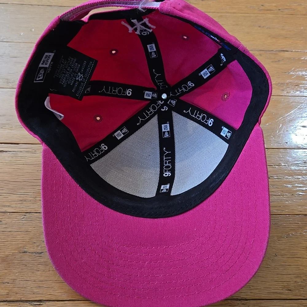 NY Yankees Baseeball Cap For Youth - Picture 6 of 9